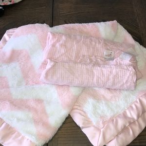 Blanket bundle girl